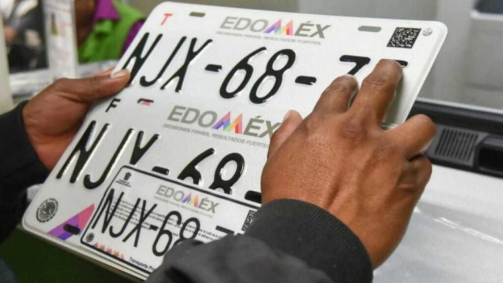¿Cómo se hace el canje de placas en Edomex?